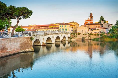 The true story of the Ponte di Tiberio in Rimini